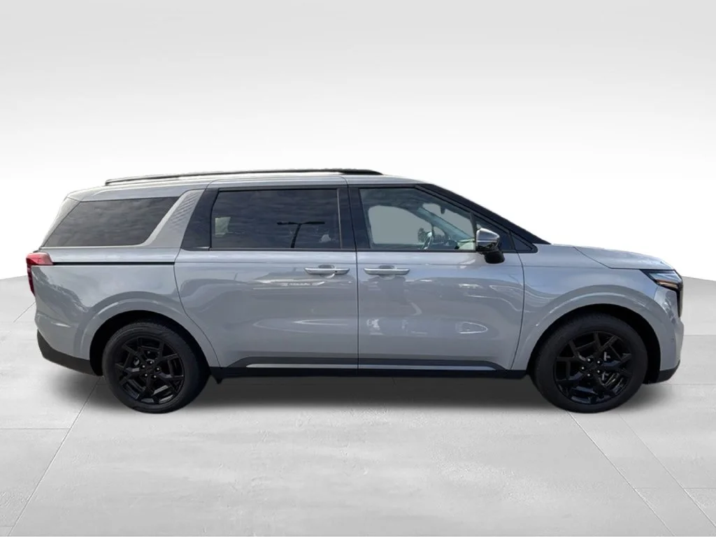 Used 2026 Silver Kia  image 7