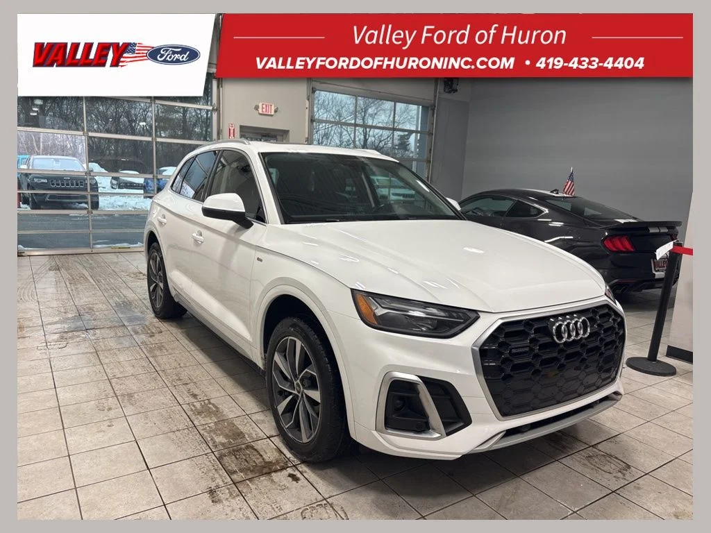 2023 Audi Q5 45 Premium's photo