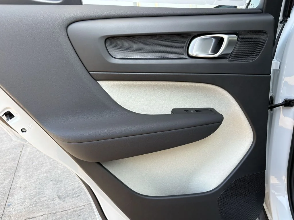 New 2026 Crystal White Volvo Plus image 23