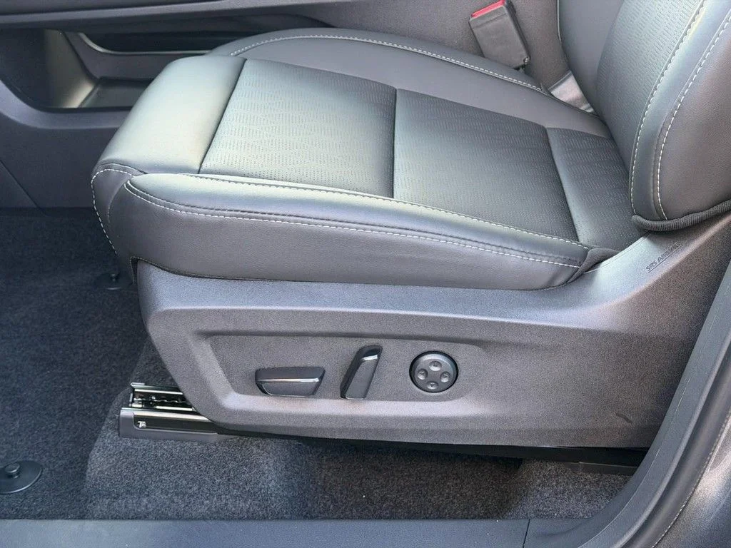 New 2027 Gun Metallic Nissan Platinum image 12