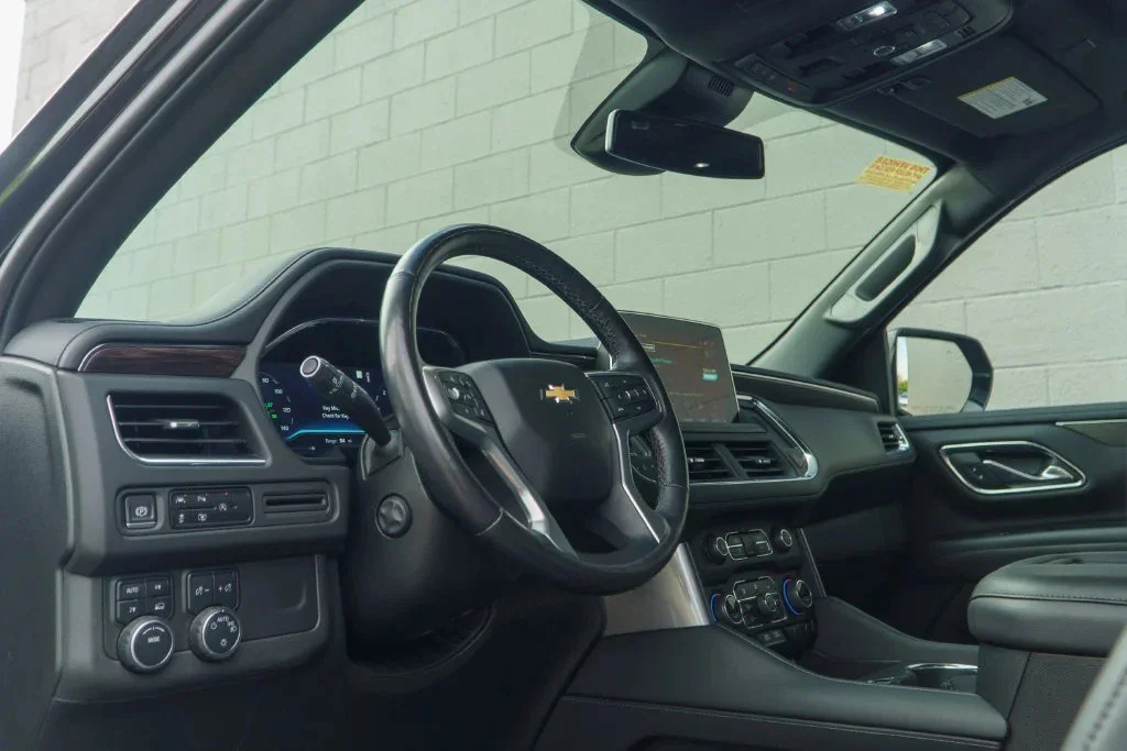 Used 2023 BLACK Chevrolet LT image 4