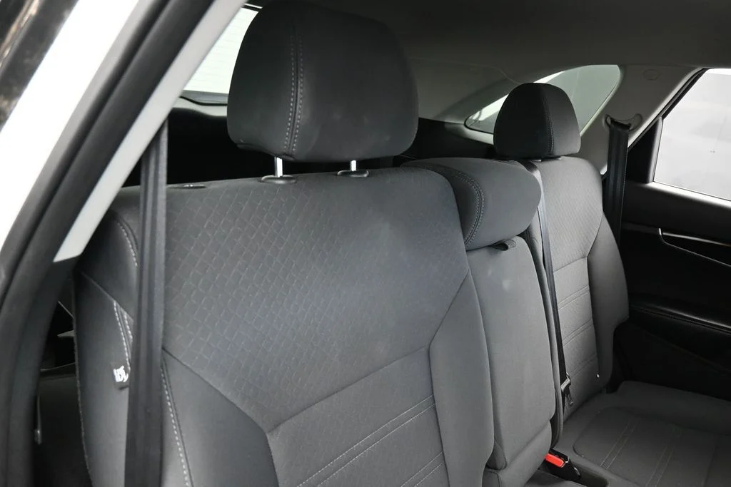 Used 2020 Snow White Pearl Kia LX image 33