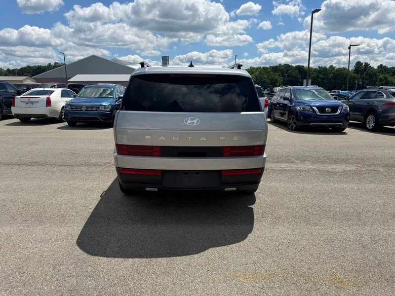 Used 2024 Silver Hyundai SEL image 7