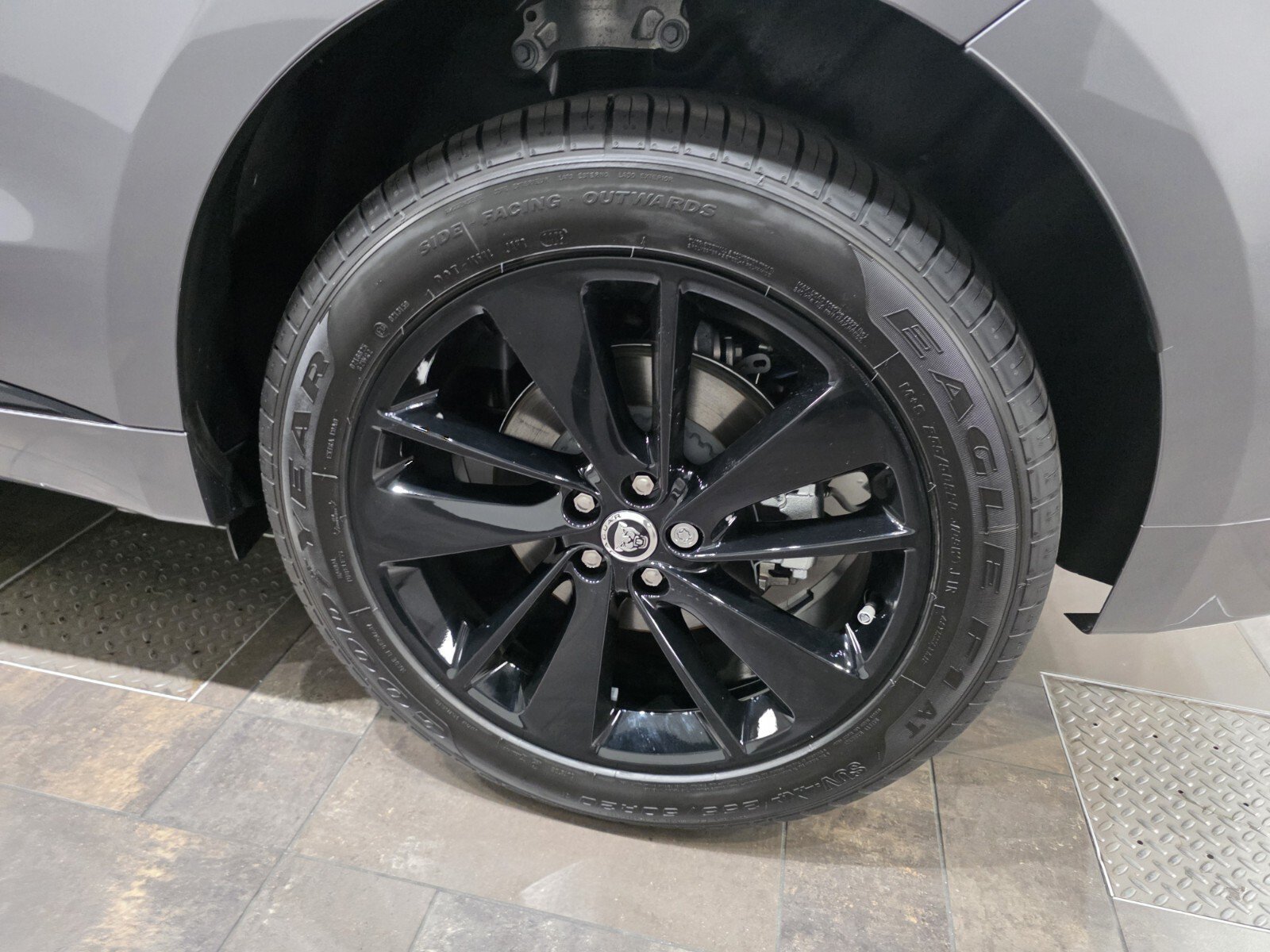 New 2026 Eiger Grey JAGUAR P250 R-DYNAMIC S image 20