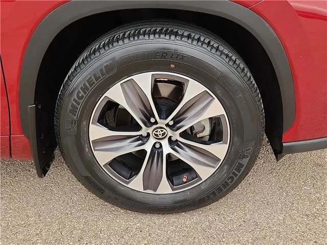 Used 2023 Ruby Flare Pearl Toyota XLE Front-Wheel Drive image 7