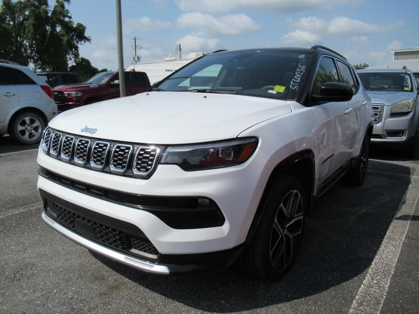 Certified Used 2025 White Jeep Limited image 2