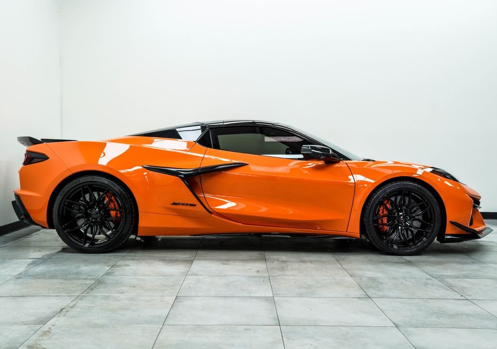 Used 2023 Orange Chevrolet Z06 image 11