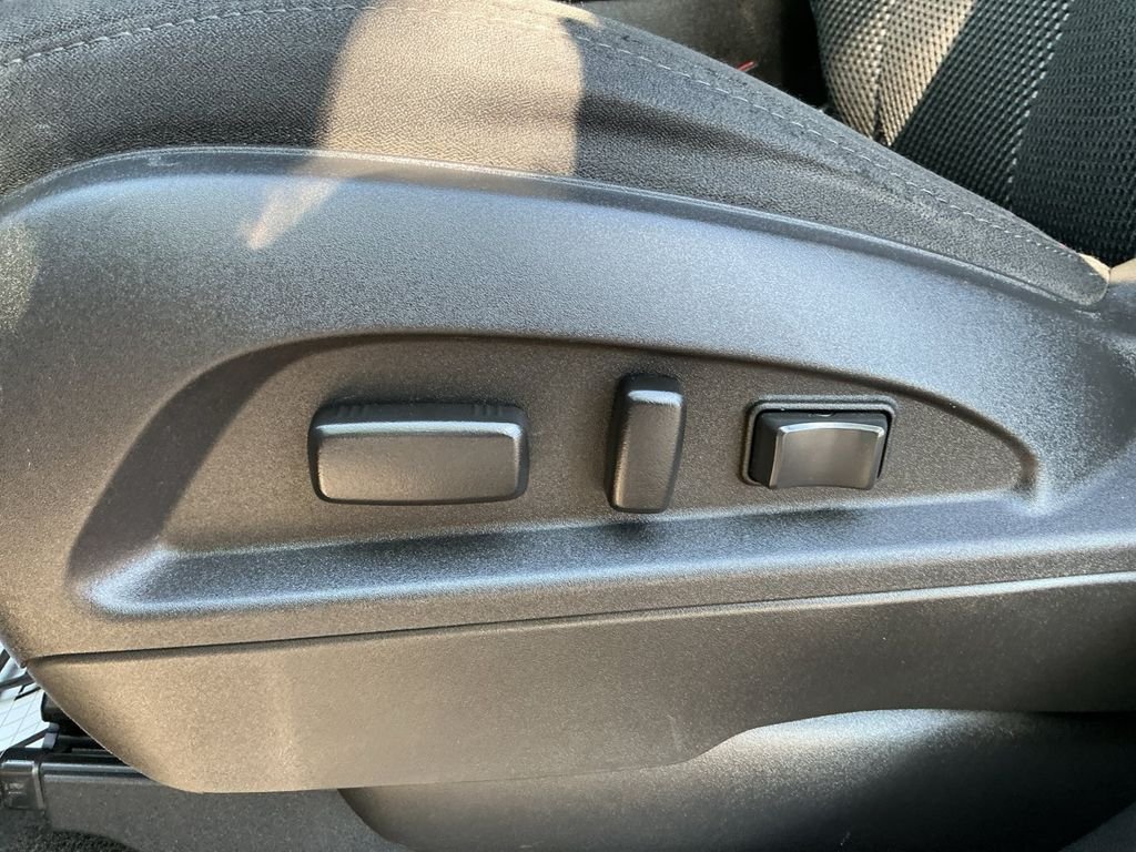 Used 2016 Red Chevrolet LT image 18