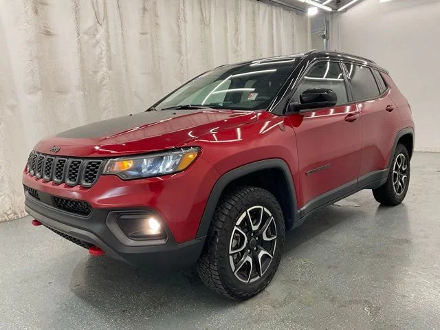 2025 Jeep Compass Trailhawk - Photo 4