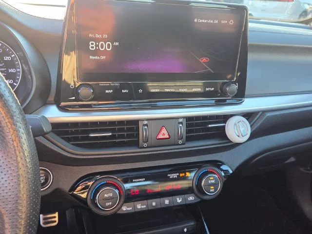 Used 2023 White Kia GT-Line image 20