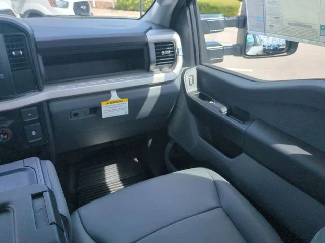 2025 Ford F-450 Super Duty Chassis Cab XL - Photo 16