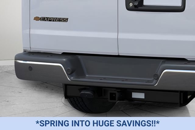 New 2025 Summit White Chevrolet WT image 14