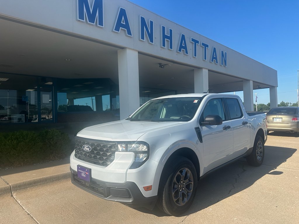 New 2025 Space White Metallic Ford XLT image 4