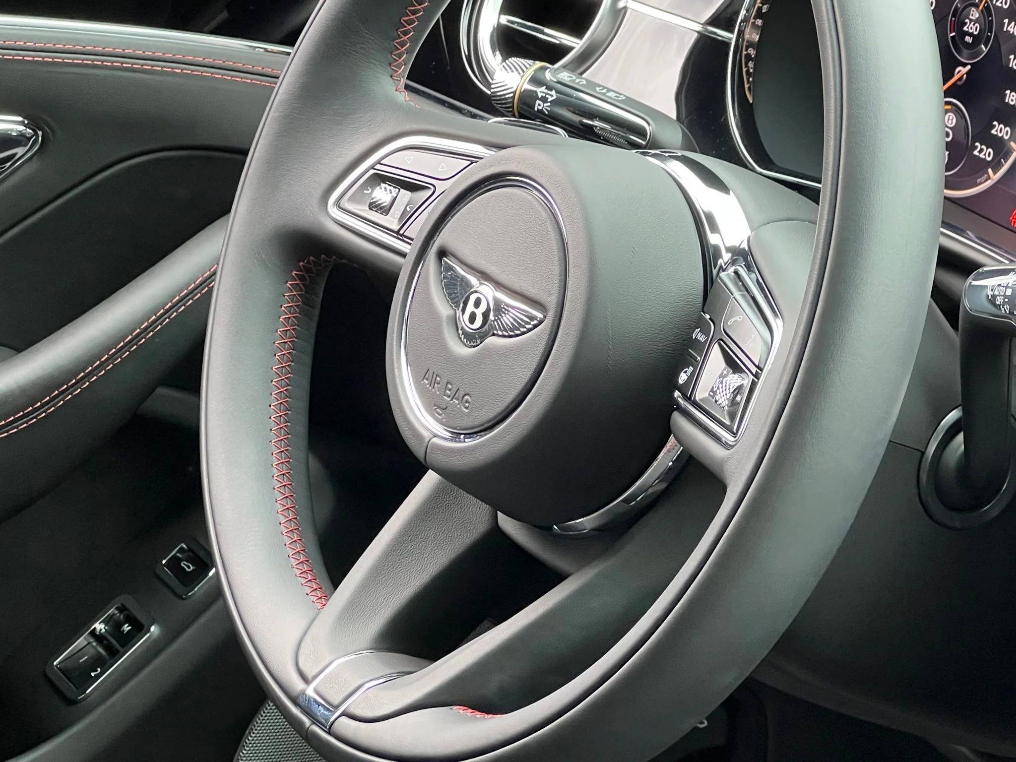 Used 2022 Black Bentley V8 image 40