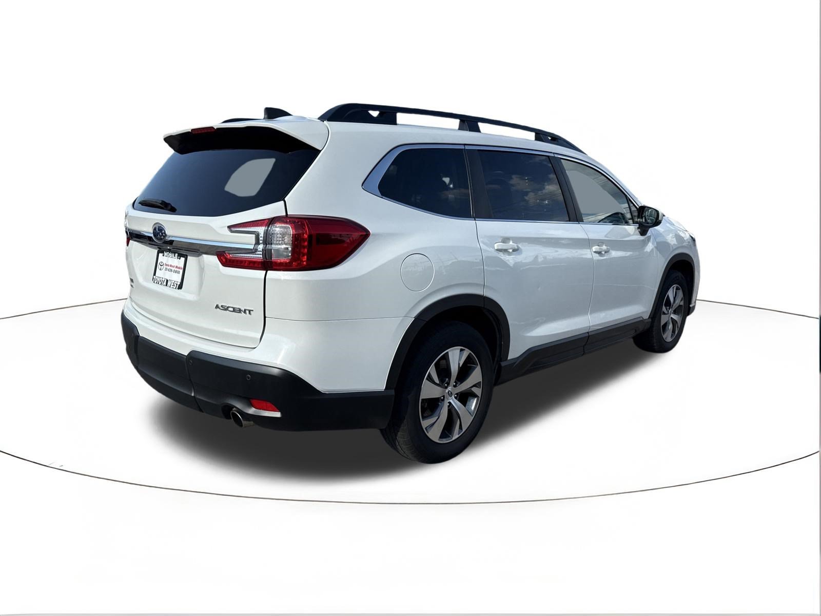 Used 2025 Crystal White Pearl Subaru Premium image 3