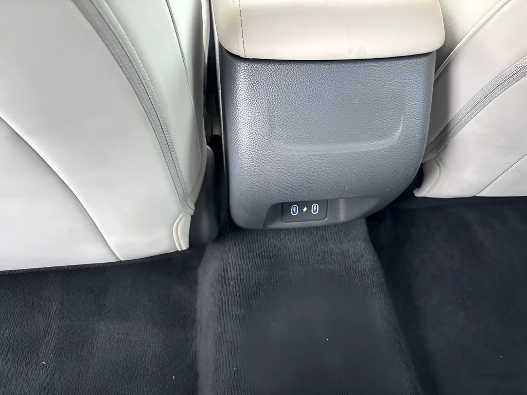 Used 2025 Abyss Black Hyundai SEL image 21