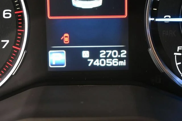 Used 2019 Crystal White Pea Subaru Limited image 15