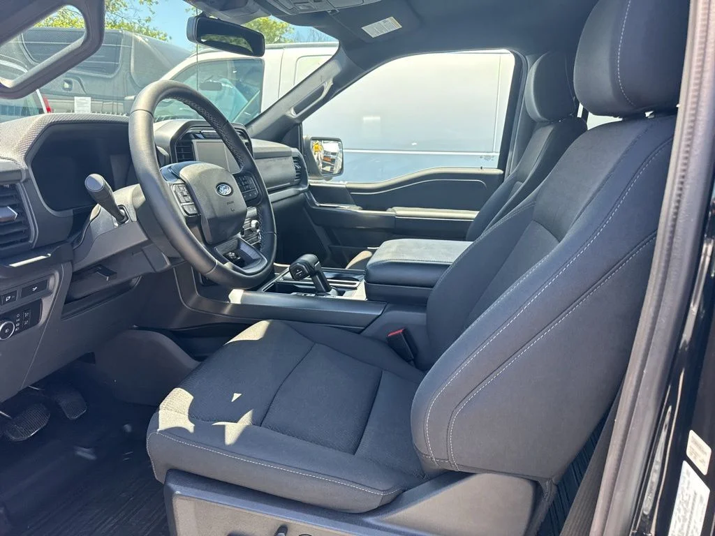 Used 2024 Black Ford XLT image 3