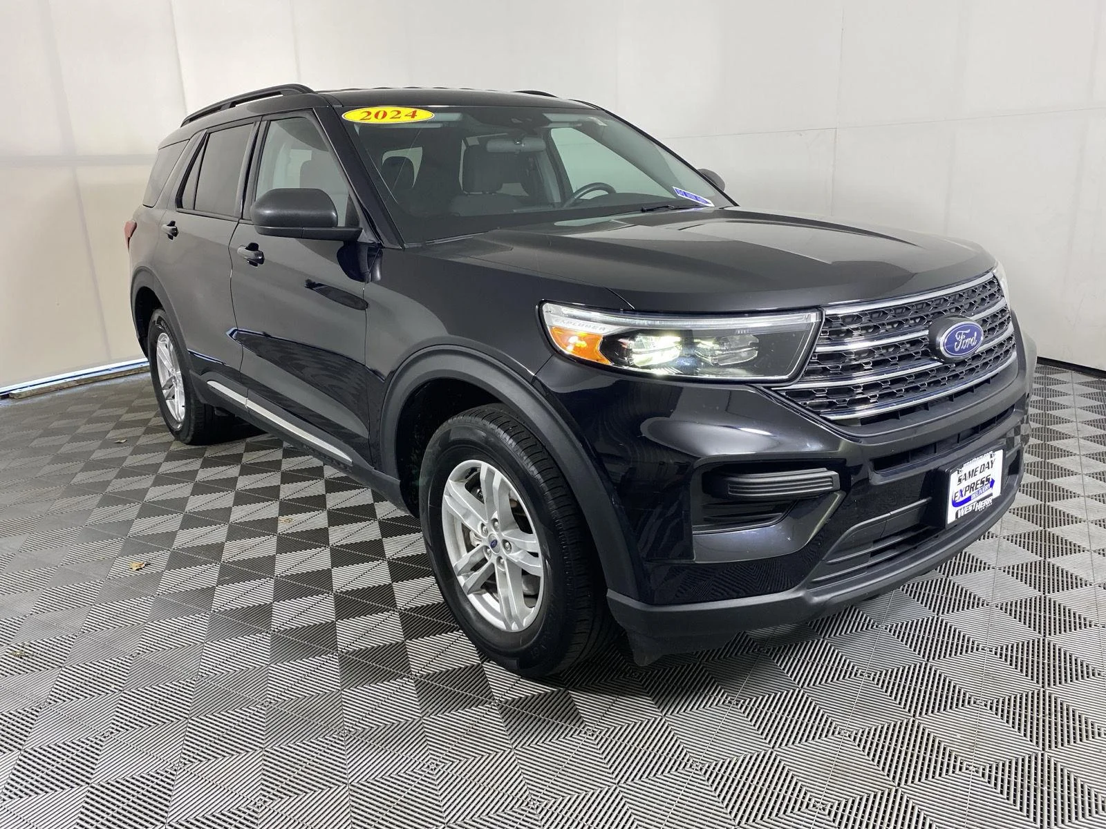 Used 2024 Agate Black Ford XLT image 28