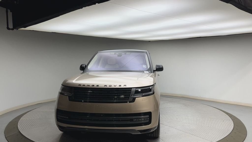 Used 2023 Batumi Gold Premium Metallic Land Rover SE image 7