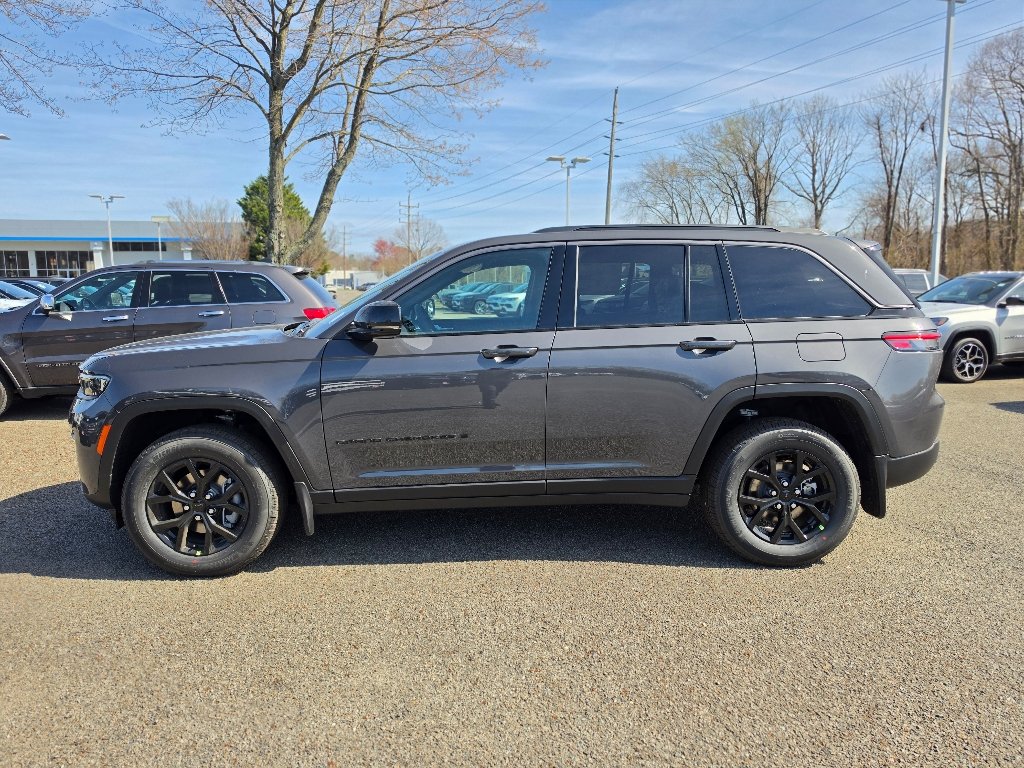 New 2026 Baltic Gray Metallic Clear-Coat Exterior Paint Jeep Laredo Altitude image 9