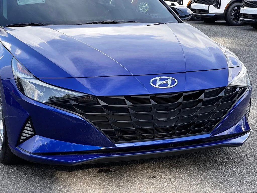 Used 2023  Hyundai SE image 7