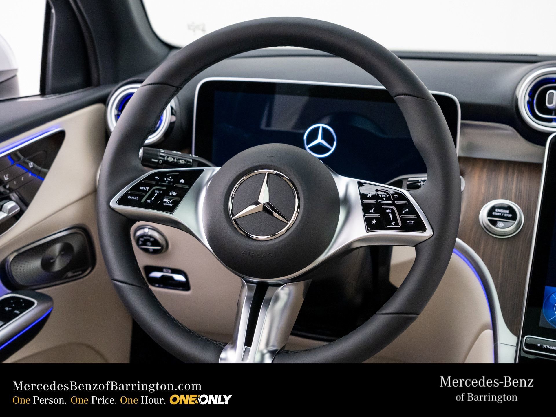 New 2026 MANUFAKTUR Moonlight White Metallic Mercedes-Benz GLC 300 image 60