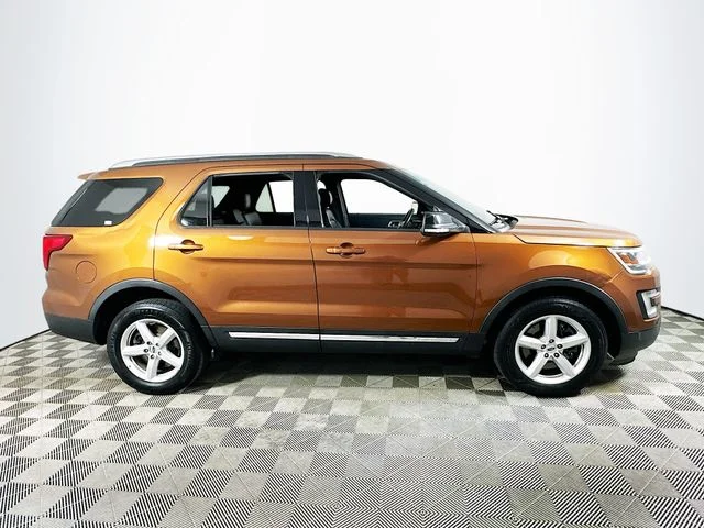 Pre-Owned 2017 Ford Explorer XLT