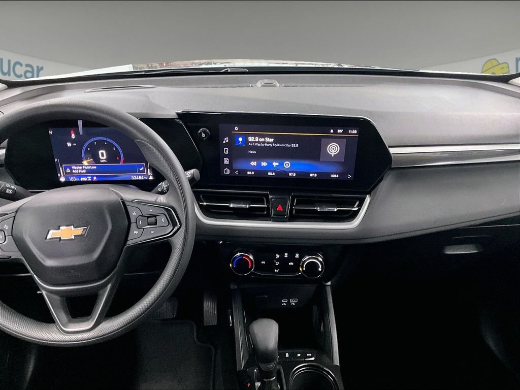 Used 2025 Sterling Gray Metallic Chevrolet LT image 18