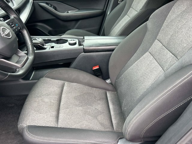 Used 2025 Gray Nissan SV image 28