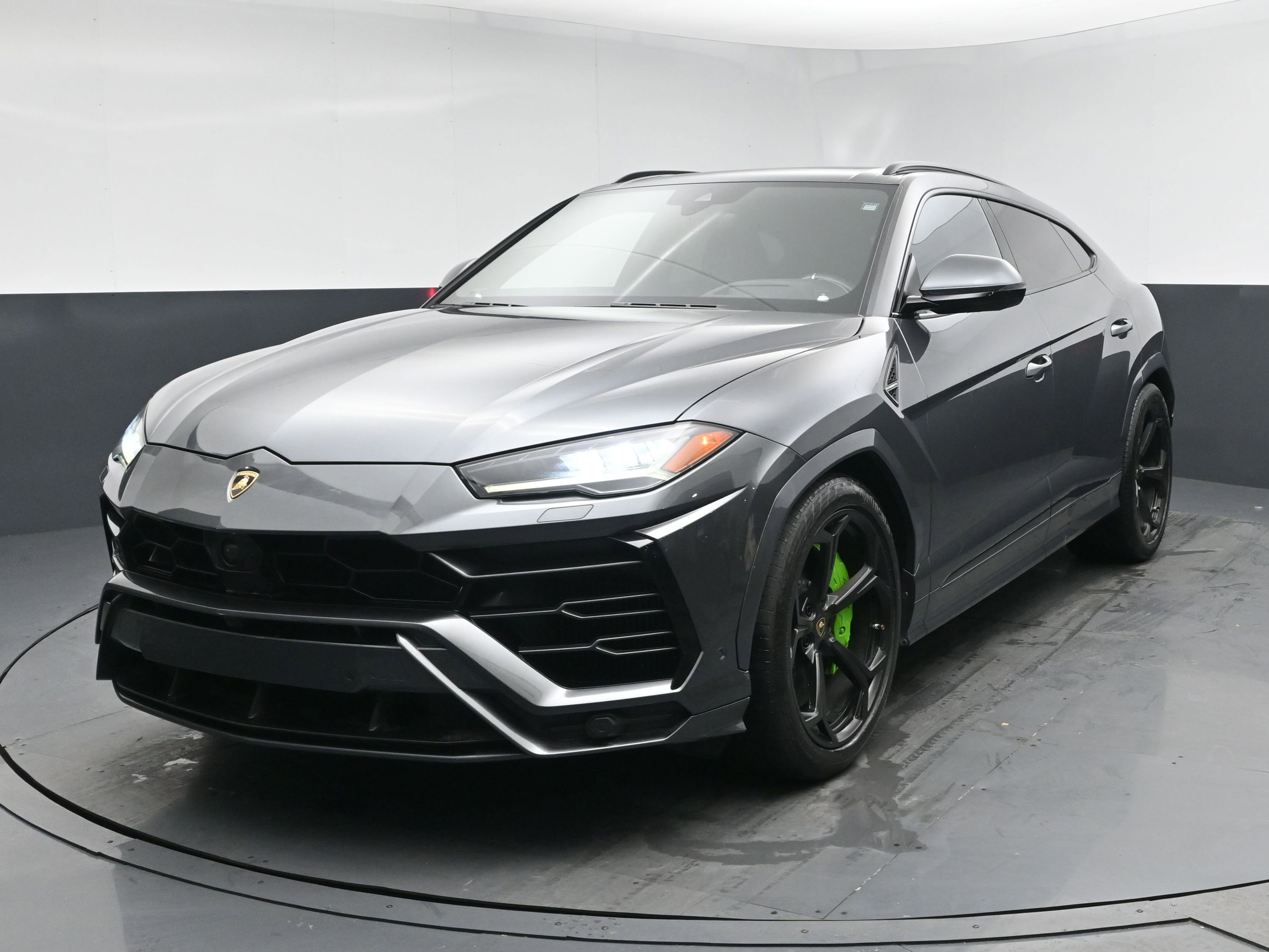 2020 Lamborghini Urus 4.0 V8's photo