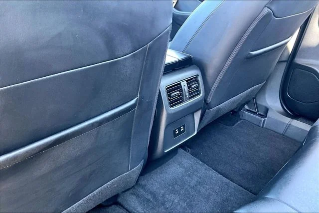 Used 2025 Gold Nissan Platinum image 24