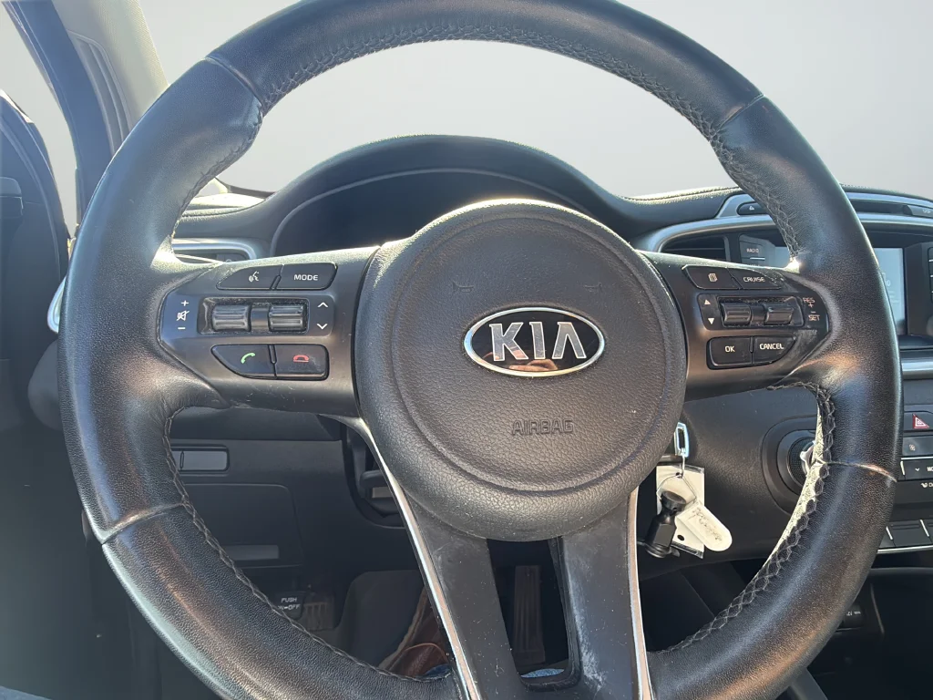 Used 2017 Silver Kia LX image 30