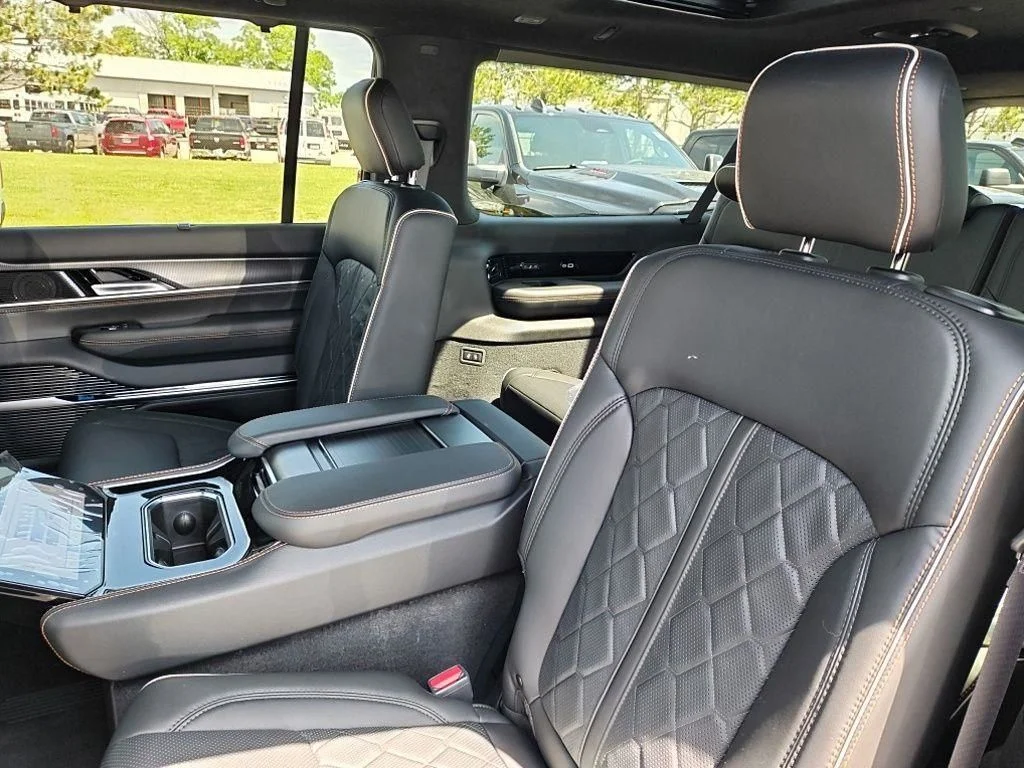2026 Jeep Grand Wagoneer L Summit Reserve - Photo 36