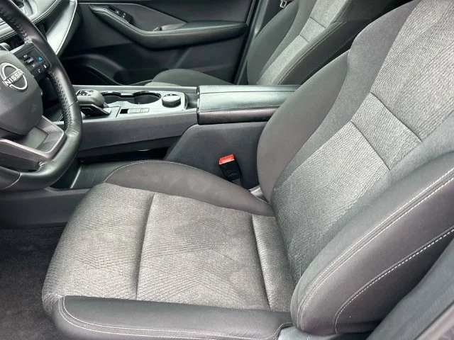Used 2025 Gray Nissan SV image 28