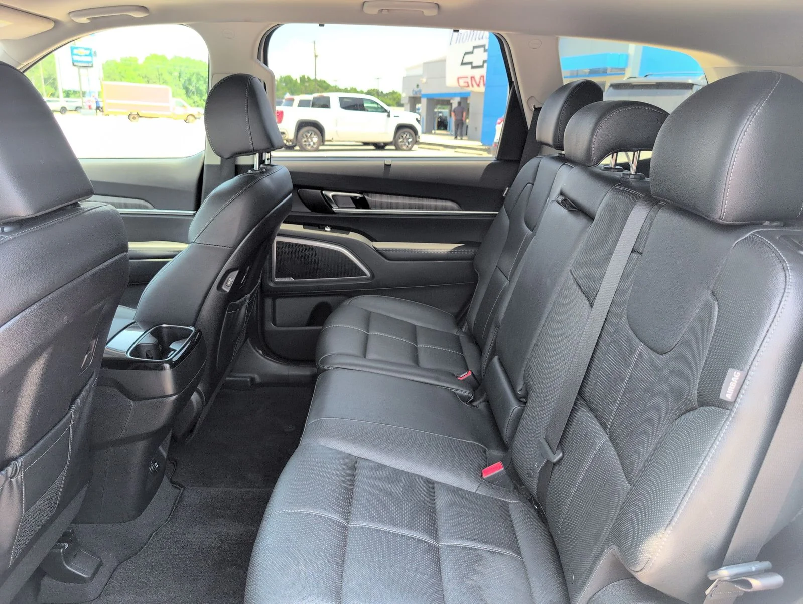 Used 2024 White Kia EX image 34
