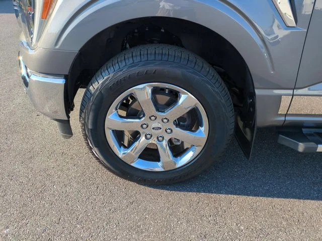 Used 2022 Gray Ford Lariat image 10