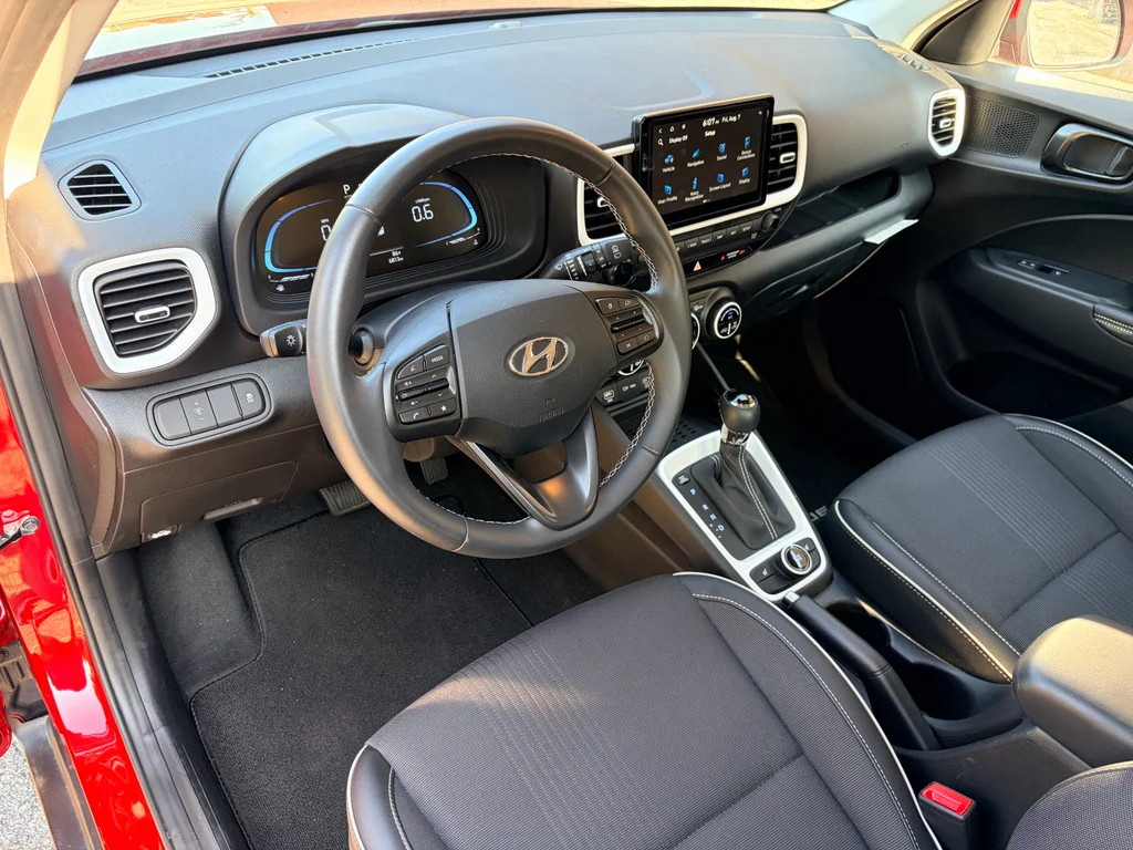 Used 2025 Ultimate Red Hyundai Limited image 11