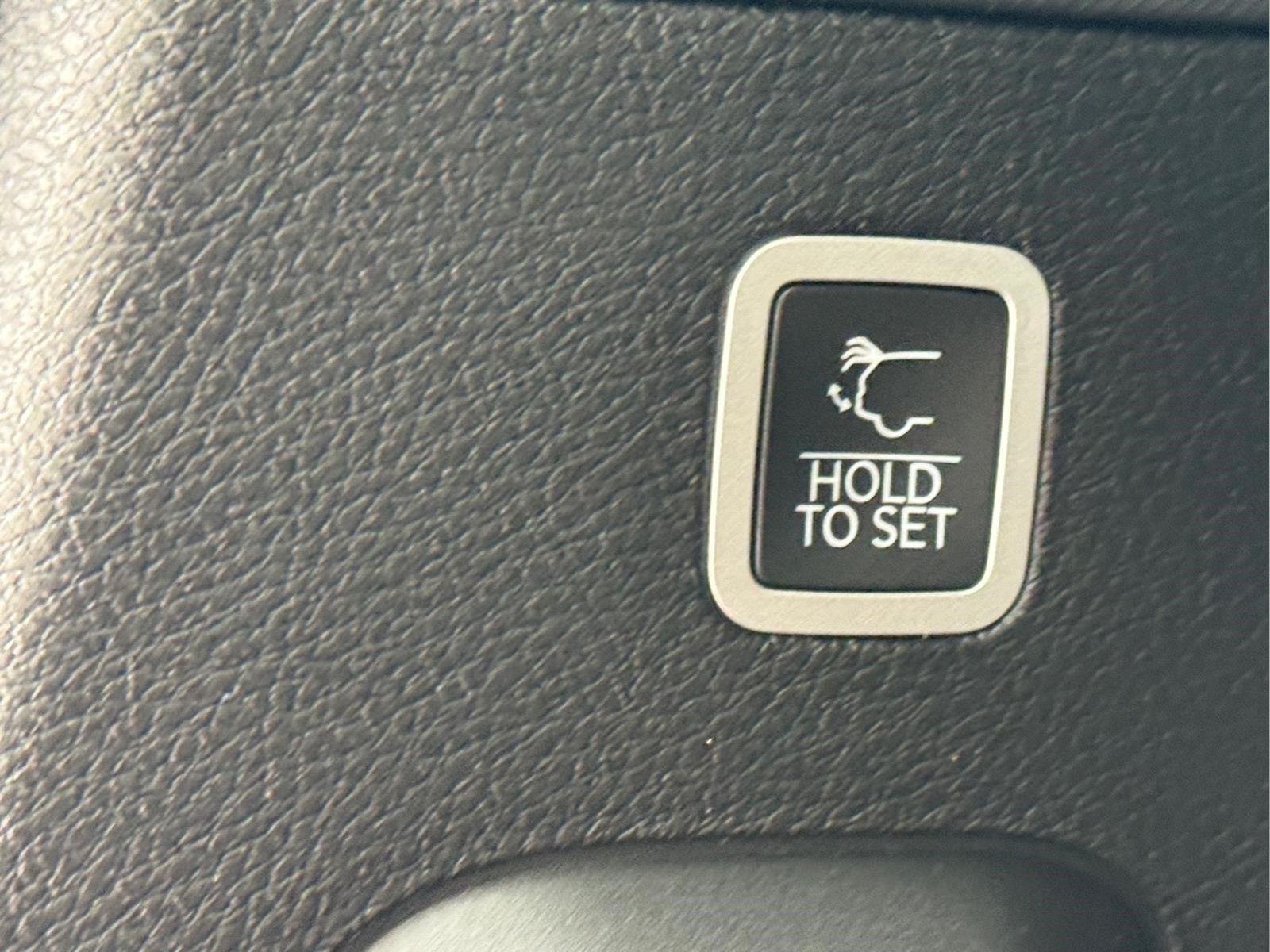 Used 2023 Diamond Black Crystal Pearlcoat Jeep Series III image 13