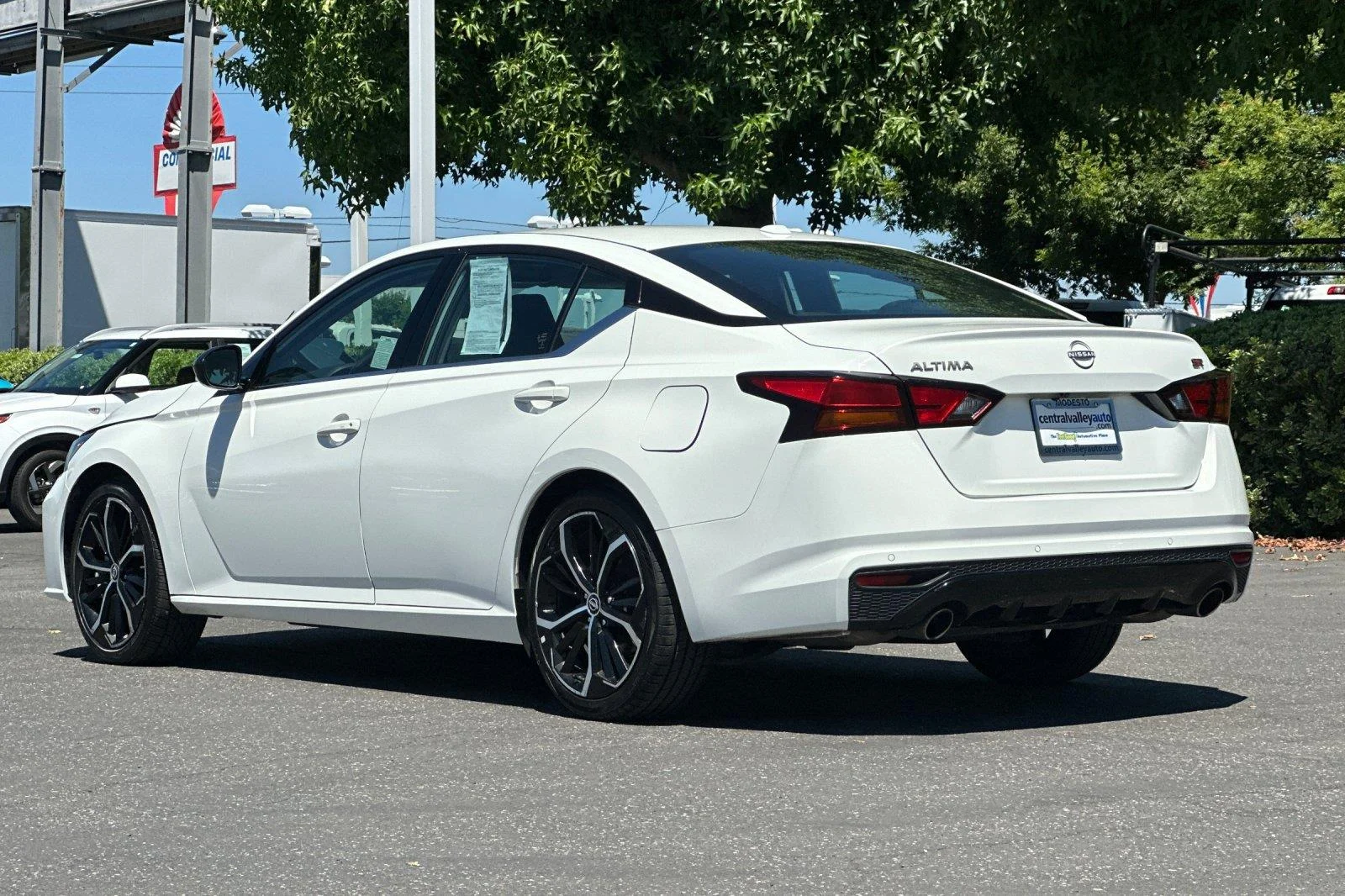 Used 2024 Glacier White Nissan 2.5 SR image 6