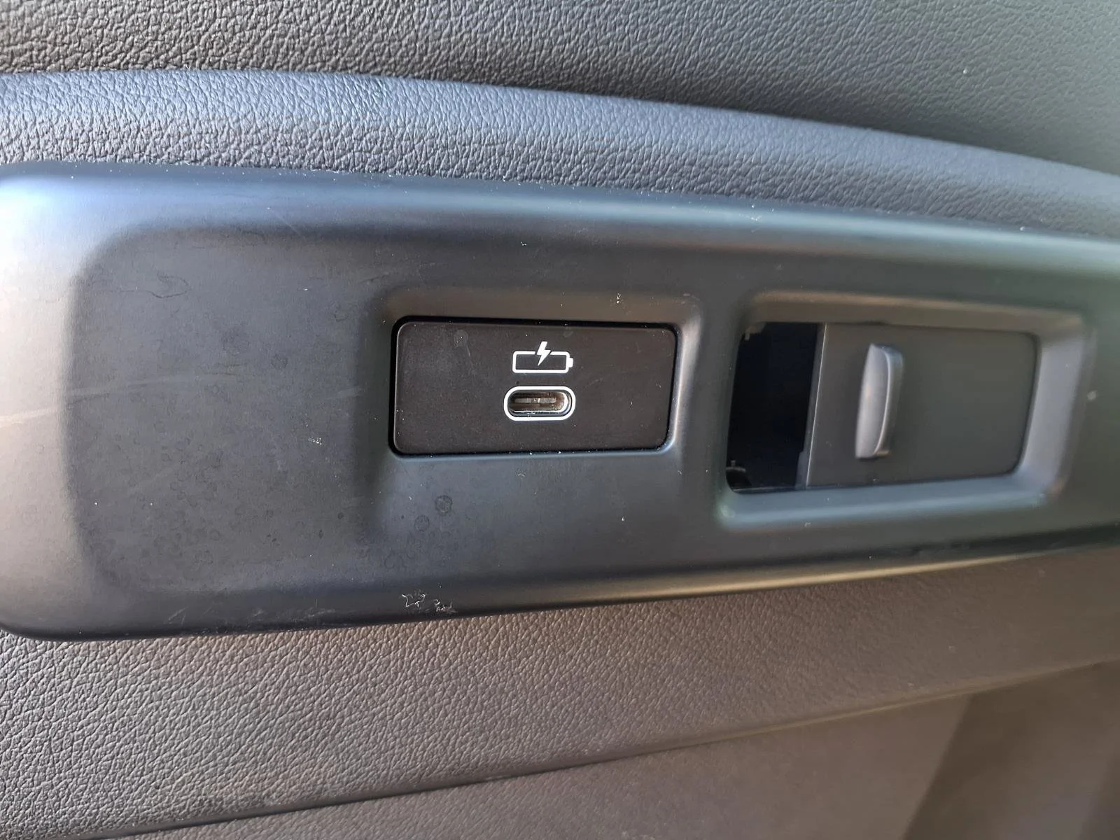 Used 2019 Arctic Gray Metallic BMW xDrive40i image 22
