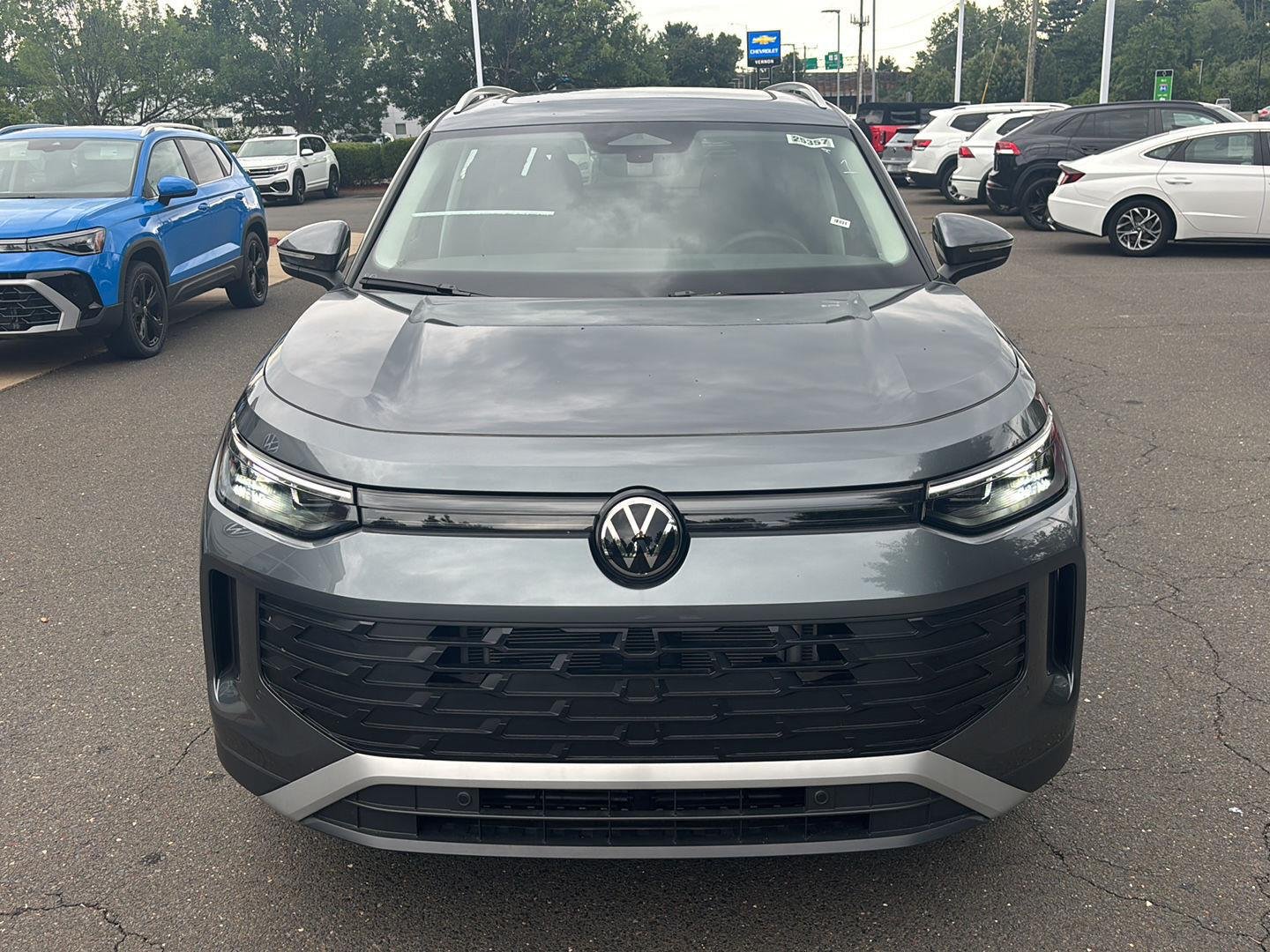 2026 Volkswagen Tiguan SE - Photo 8