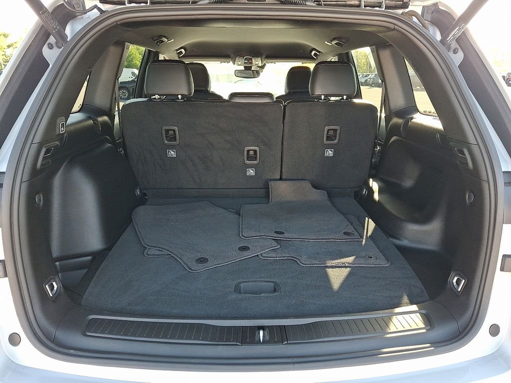 Used 2023 Silver Jeep Altitude X image 27