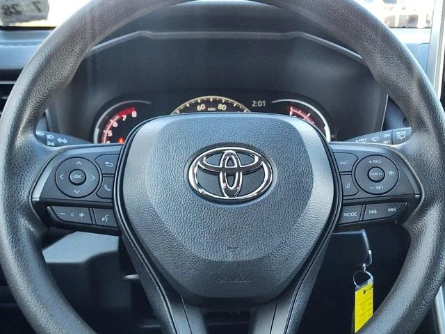 2023 Toyota RAV4 LE - Photo 28