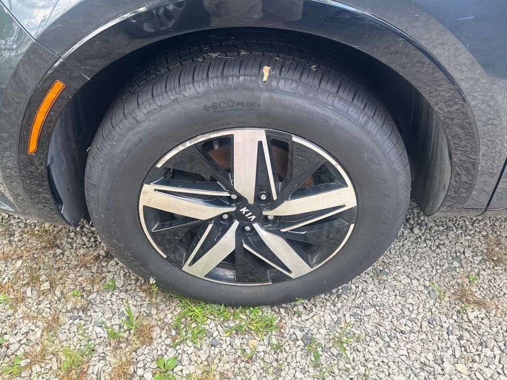 Used 2021 Gray Kia EX image 4