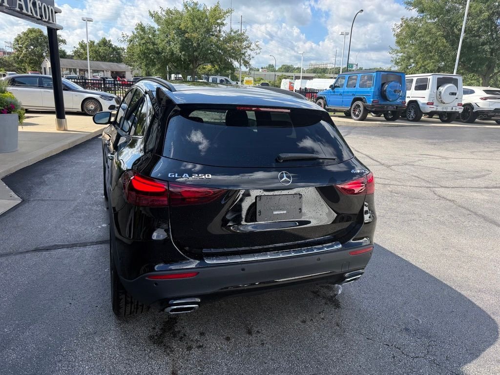 New 2026 Night Black Mercedes-Benz GLA 250 image 5