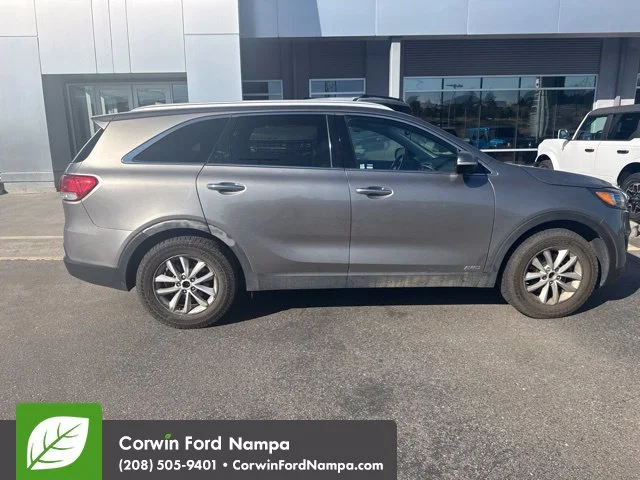 Used 2018 Gray Kia LX image 8