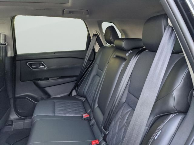 2026 Nissan Rogue Platinum - Photo 13