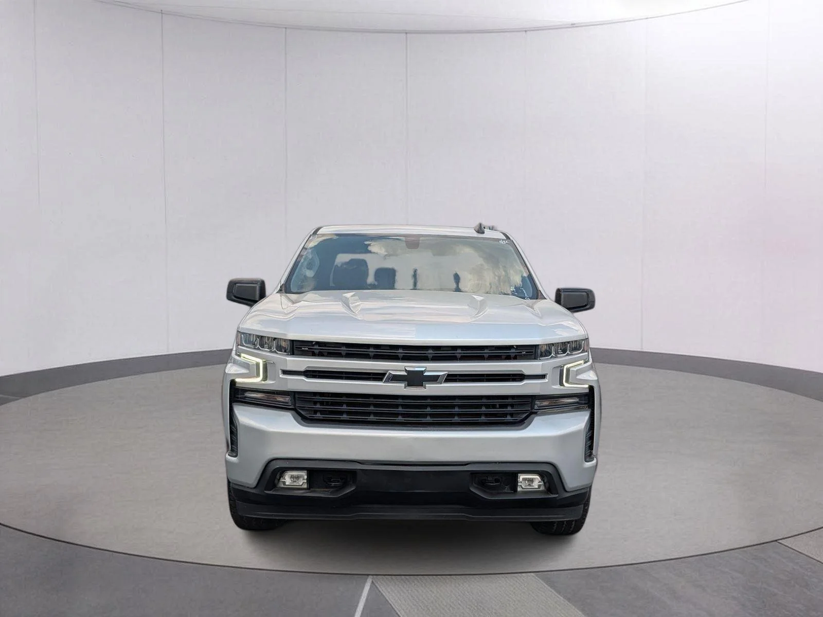 Used 2021 Silver Ice Metallic Chevrolet RST image 9