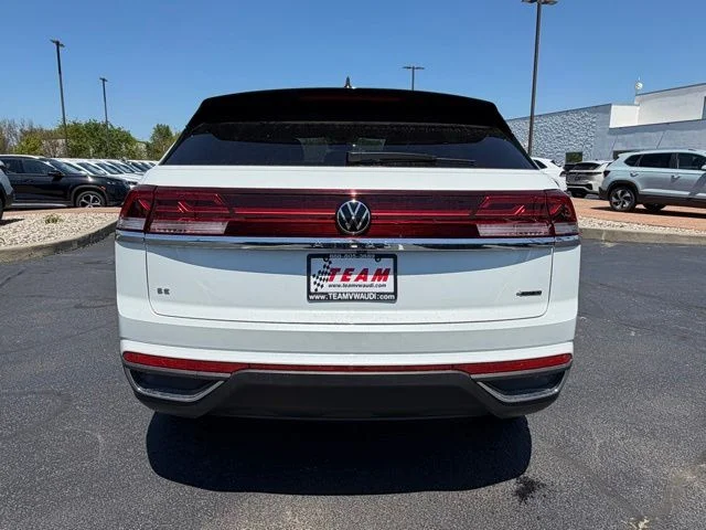 New 2026 White Volkswagen 2.0T SE image 4